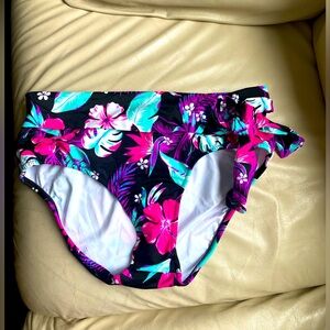 Venus Women’s swim bikini bottom, size 12